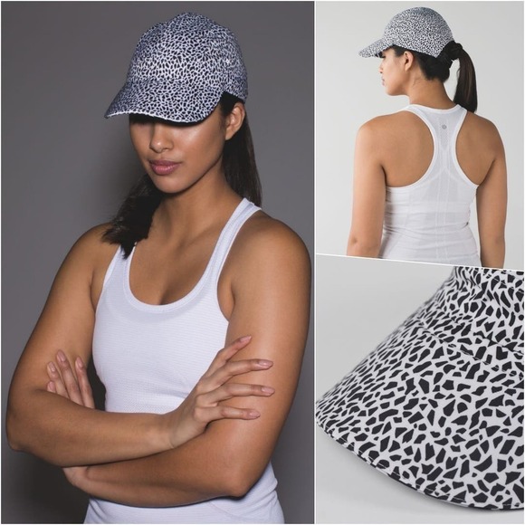 Lululemon Run Lightweight Cap Hat Black White NWOT - Picture 1 of 12